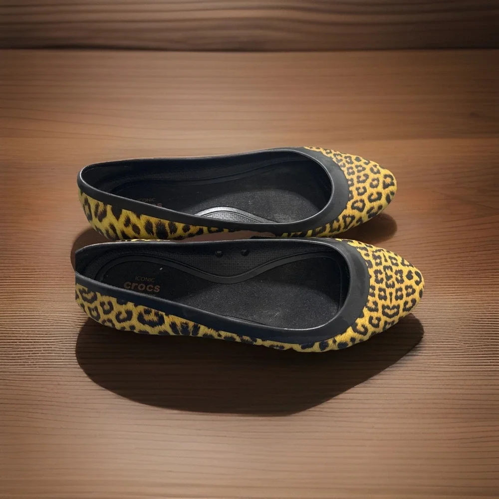 CROCS Lina Womens Size 7 Black Leopard Print Slip On‎ Ballet Flats Shoes